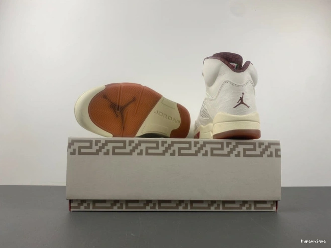 HYPE Grito El HF8833-100 Jordan Air 5 0823